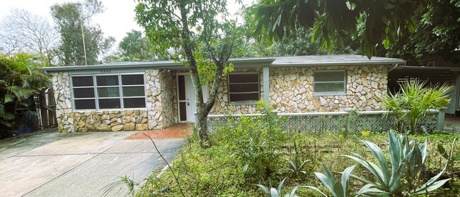 Building Photo - 3/2 in New Port Richey Rental