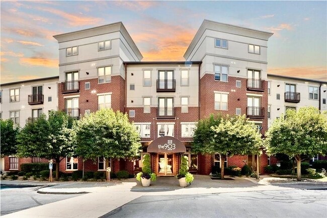 Building Photo - 1000 Providence Pl