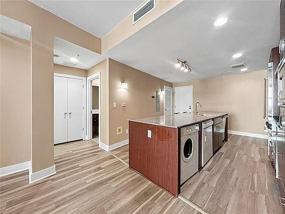 Photo - 1120 E Kennedy Blvd Unidad 33