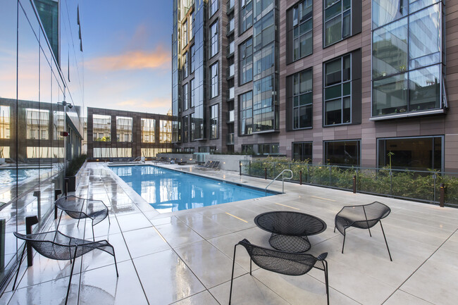 Heated Pool - 150 Van Ness Apartments