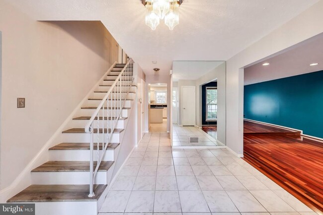 Photo - 1718 Crestview Dr