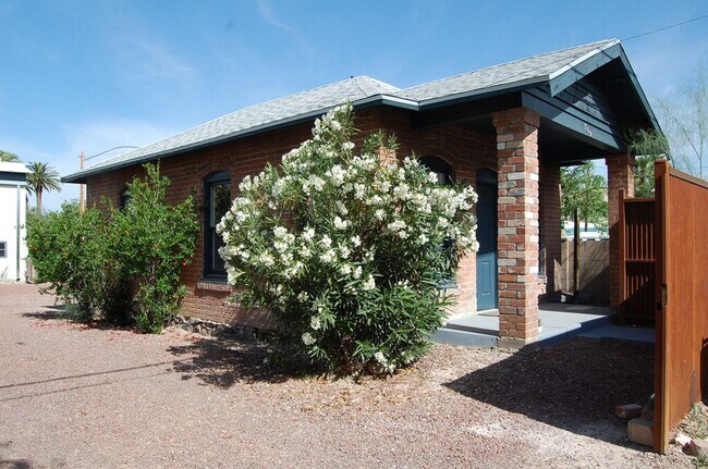 Photo - COMING SOON! 1 Bed / 1 Bath Cottage in U of A Neighborhood! Unit 709