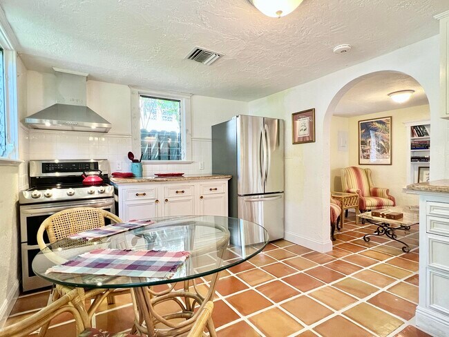 Photo - 336 Monroe Dr Unit 2