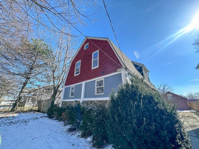 Photo - 14812 Westropp Ave
