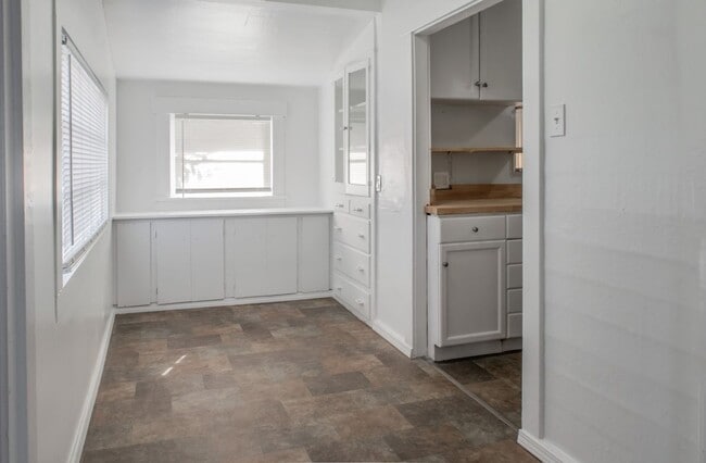 Photo - Lovely 3bd Home W/ Fully Fenced Backyard &...