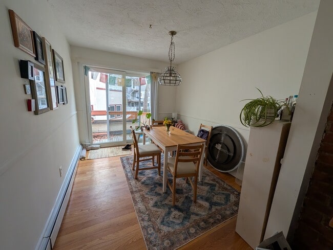 Photo - 131 Sutherland Rd Unit 2