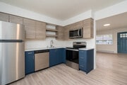 2BR, 1BA - 715SF