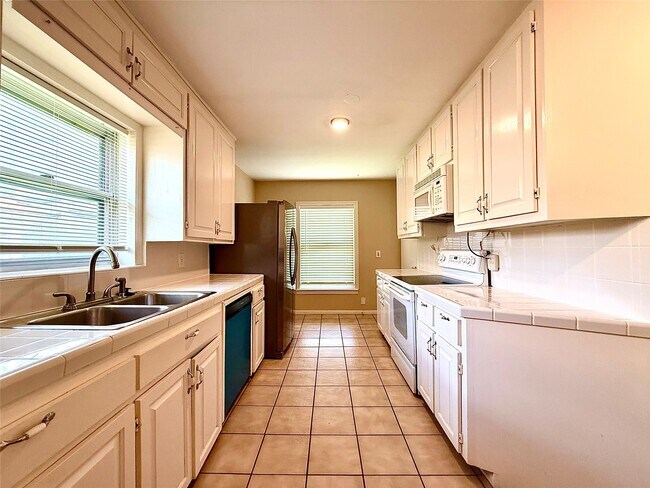Photo - 2009 Sheridan St