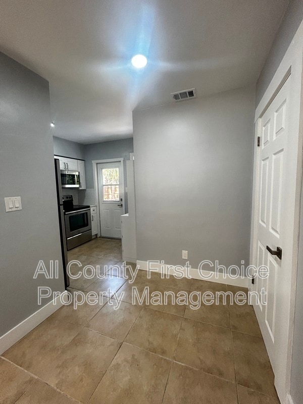 Photo - 233 41st Ave NE