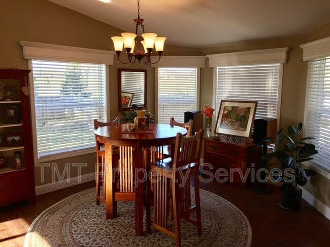 Photo - 1875 Templeton Rd