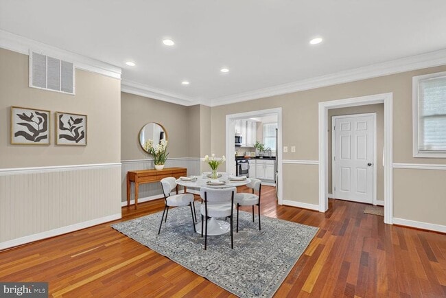 Photo - 4822 5th St NW