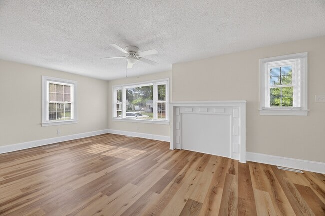 Photo - 2813 Jackson Dr