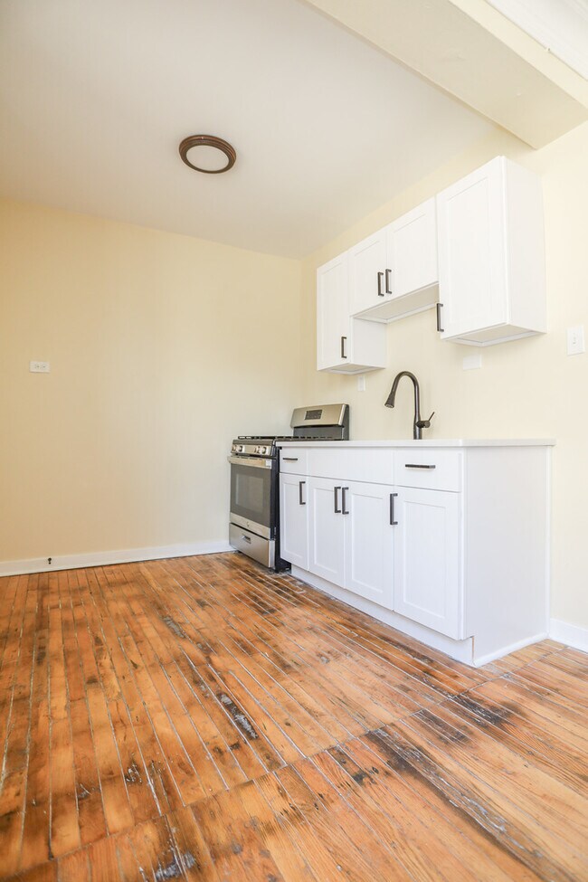 Photo - 4019 W School St Unit 1W