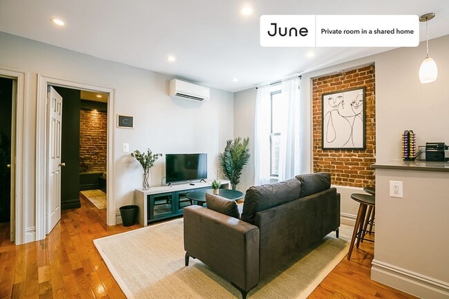 Room in Shared 3 bed/2 bath home in Upper West Side