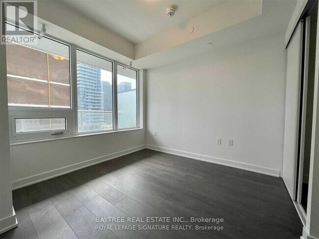 Photo - 195 Redpath Ave Unité 708