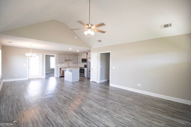 Photo - 7051 White Pine Ave