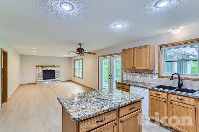 Photo - 2202 Marilyn Ave