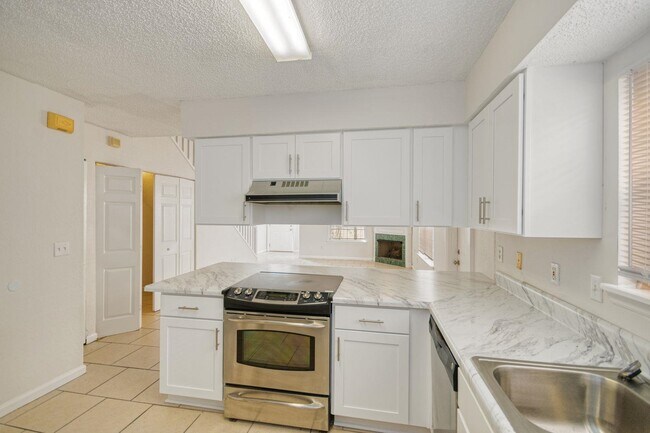 Photo - 3464 Daylily Ln