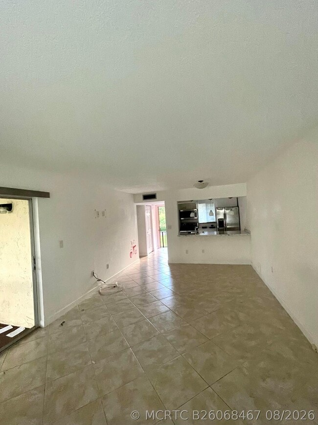 830 SW 9th St Cir Unit 201