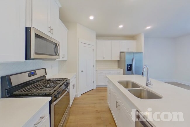 Photo - 308 Allenby Ln