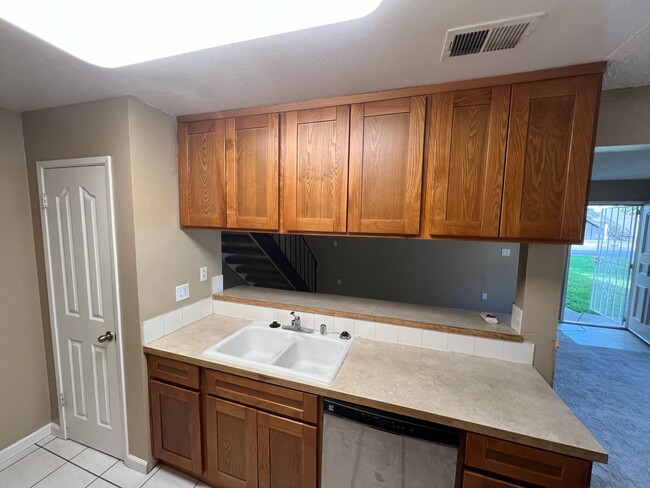 Photo - 6448 Bremen Dr