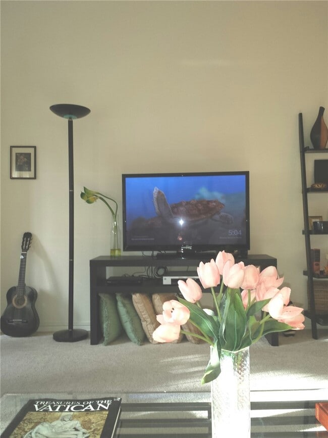 Photo - 2066 Via Mariposa E