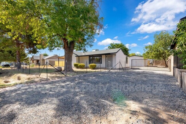 Photo - 2335 W Morten Ave House