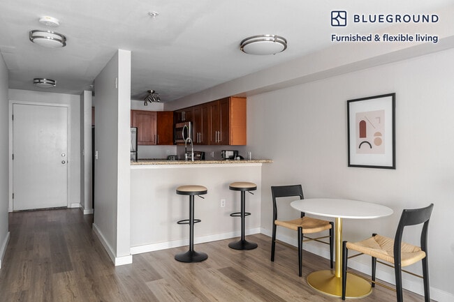 Photo - 526 Yale Ave N Unidad FL5-ID1003