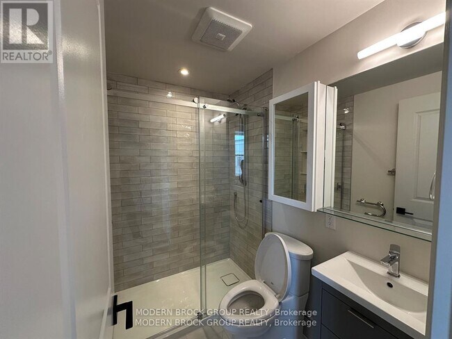 Photo - 5 Clothier St W Unité 102