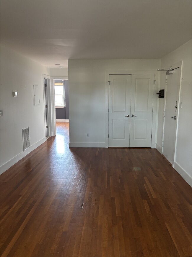 Photo - 907 Euclid St NW Unit 301