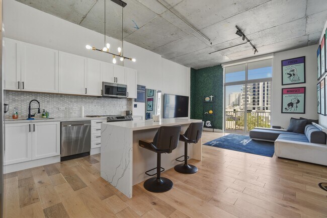 Photo - 2100 Van Buren St Unidad 510