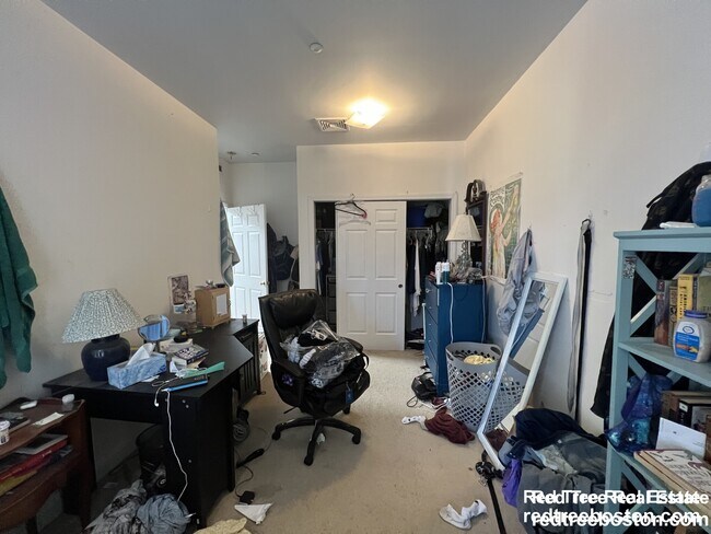 Photo - 8-10 Glencoe St. Unit 5 Unidad 5