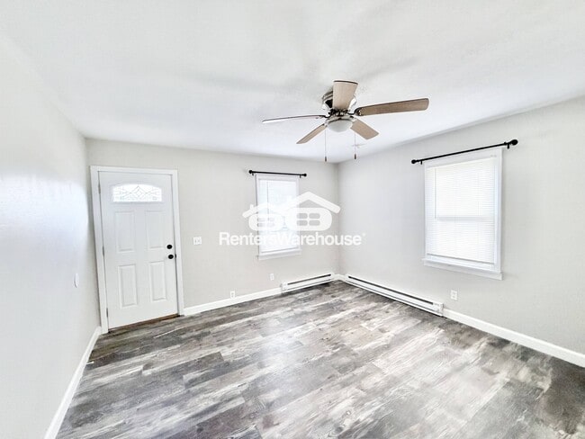 Photo - 510 N 6th Ave E