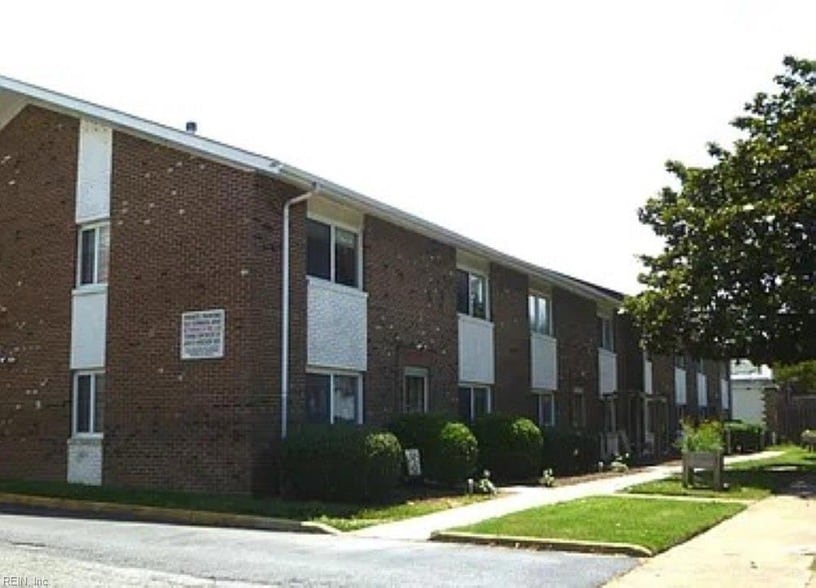 Photo - 1063 W 48th St Unidad A4 Rental