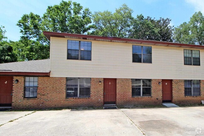 Building Photo - 1455 Acorn Ln Rental