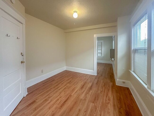 Photo - 2708 NE Sandy Blvd