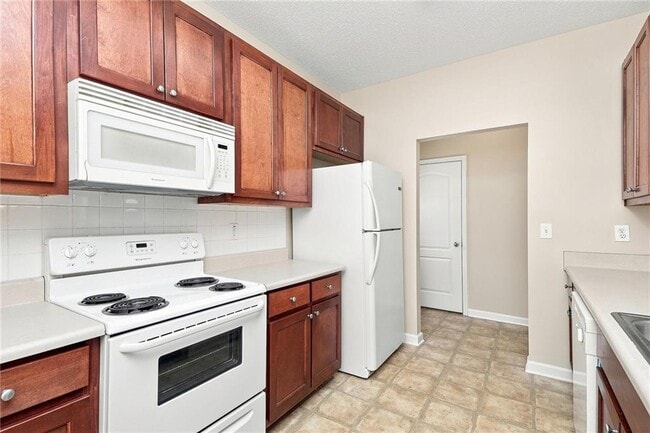 Photo - 8606 Thomas Ln