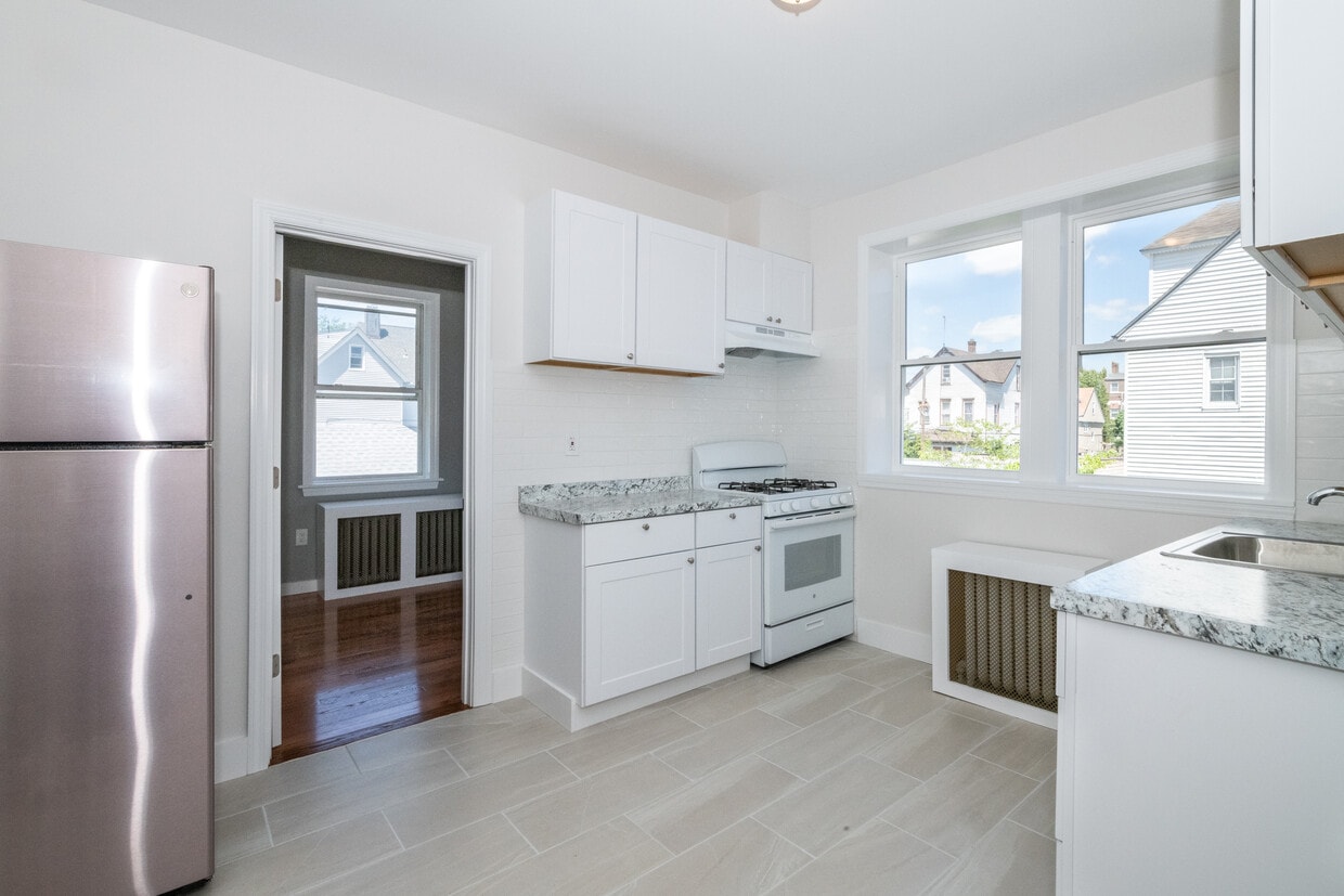 Photo - 325 Union Ave (New Rochelle, NY)