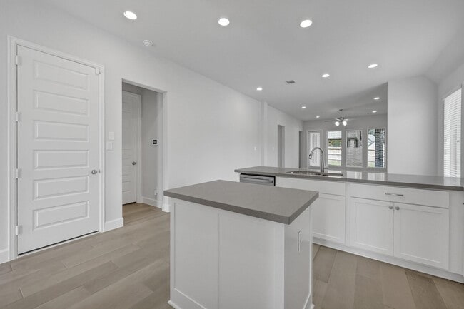 Building Photo - 15835 Bird of Paradise Dr