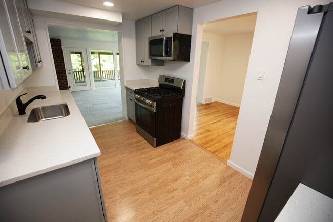 Kitchen - 1213 Monongahela Blvd Unit 1213 b