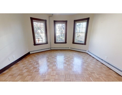 Photo - 19 Howard St Unit 2