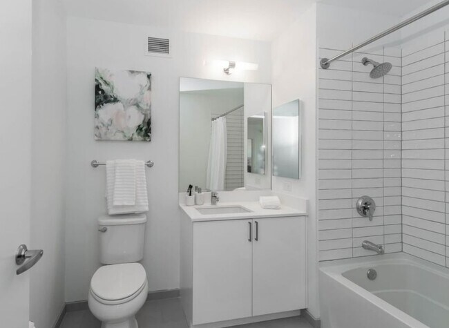 Photo - 888 W Van Buren St