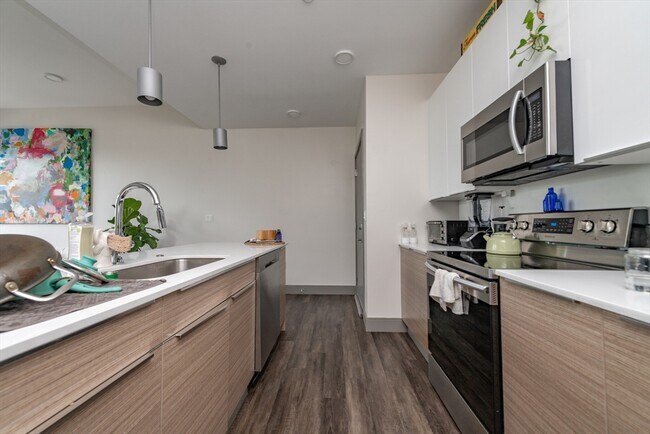 Building Photo - 400 Mystic Ave Unit 304 Rental