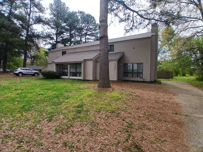 Photo - Newly Refreshed 3 bedroom 2 bath Duplex - Open To Section 8