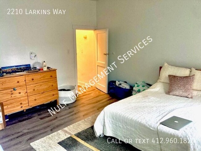 Photo - 2210 Larkins Wy