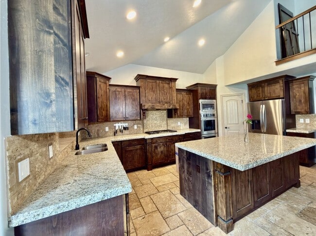 Photo - 301 W Birch Dr