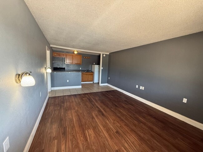 Photo - 115 E Valley View Dr Unit Apt 2