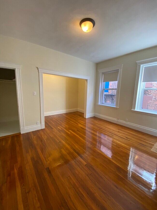 Building Photo - 1330 Commonwealth Ave Unit 2