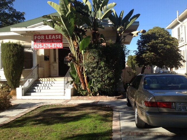 Photo - 1221 W 30th St