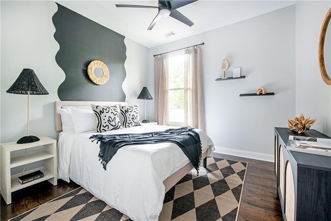 Photo - 1919 Bixby St SE